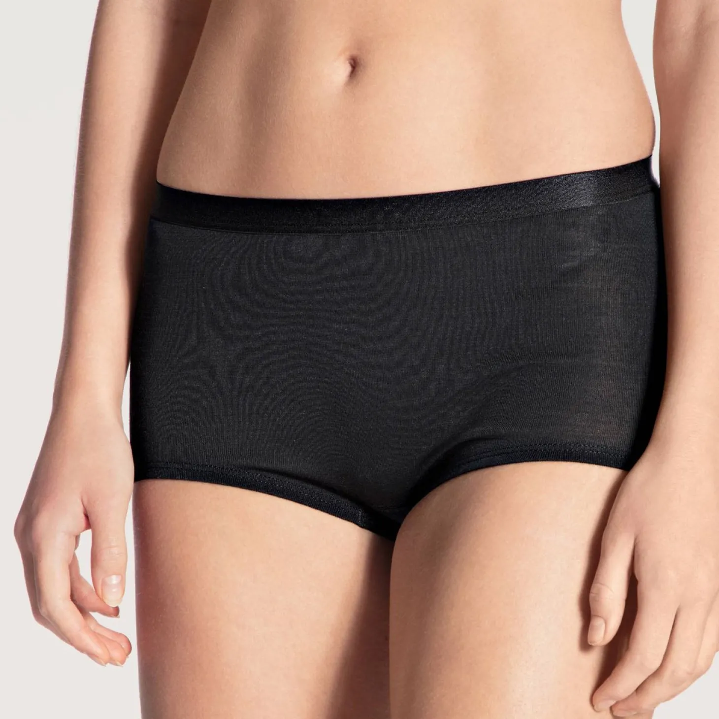 Shorty En Laine Et Soie