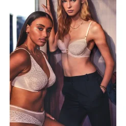Shorty Saint-Tropez En Dentelle