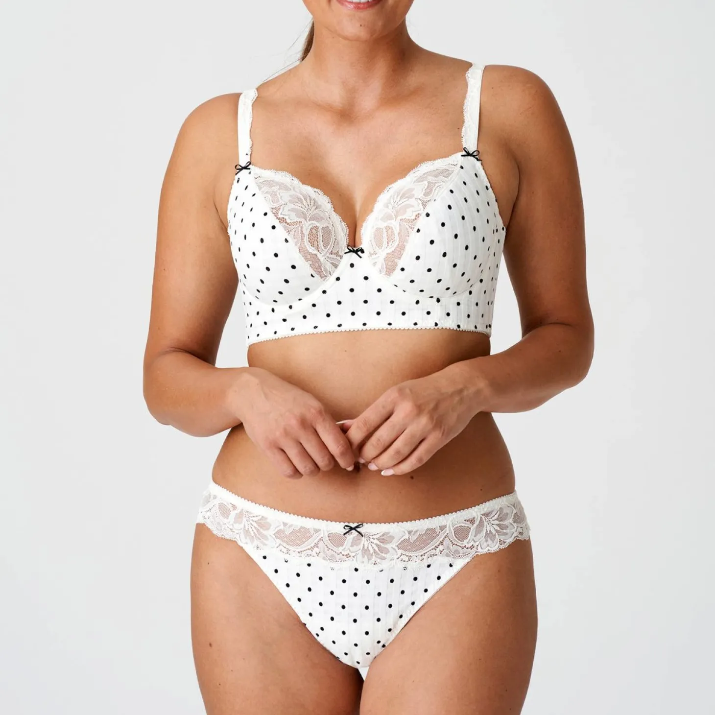 String Dentelle