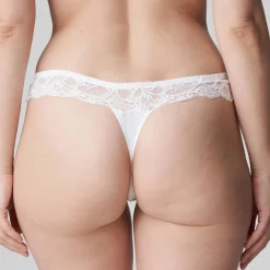 String Dentelle