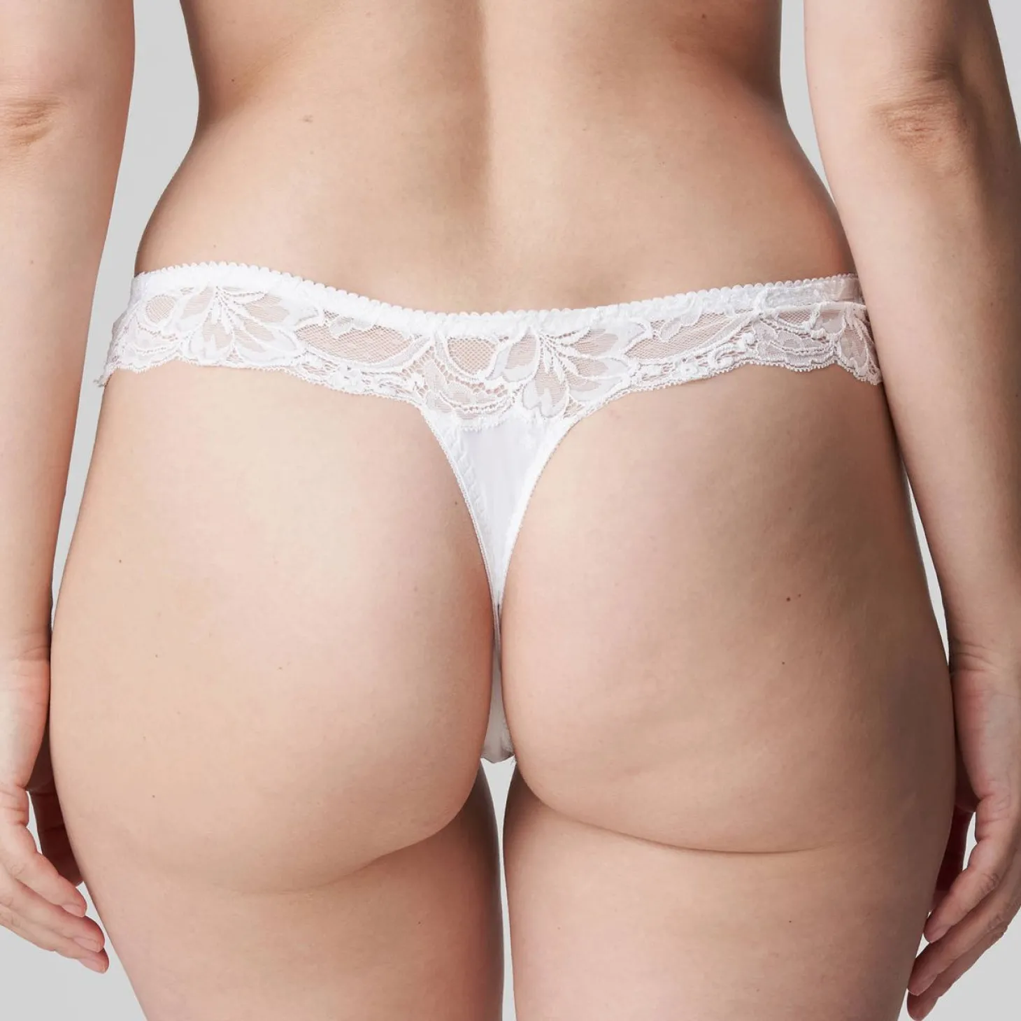 String Dentelle