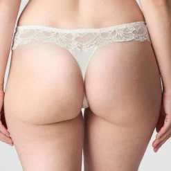 String Dentelle