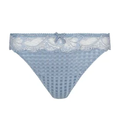 String Dentelle