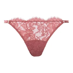 String En Dentelle