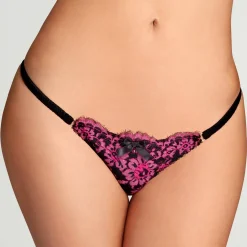 String En Dentelle