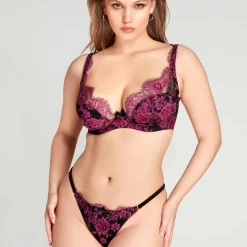 String En Dentelle