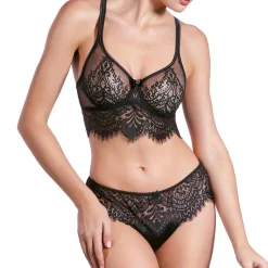 String En Dentelle