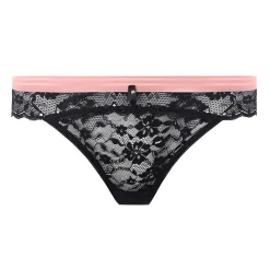 String En Dentelle