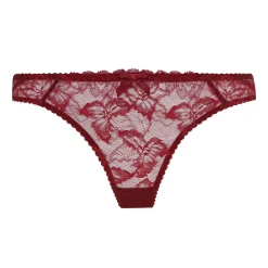 String En Dentelle