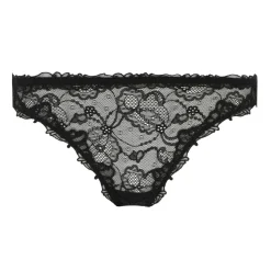 String En Dentelle
