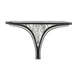 String En Dentelle
