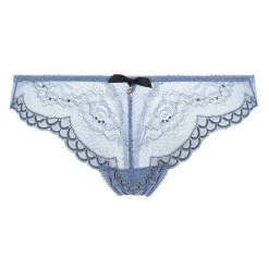 String En Dentelle