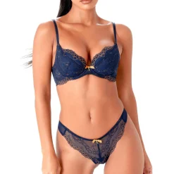 String En Dentelle