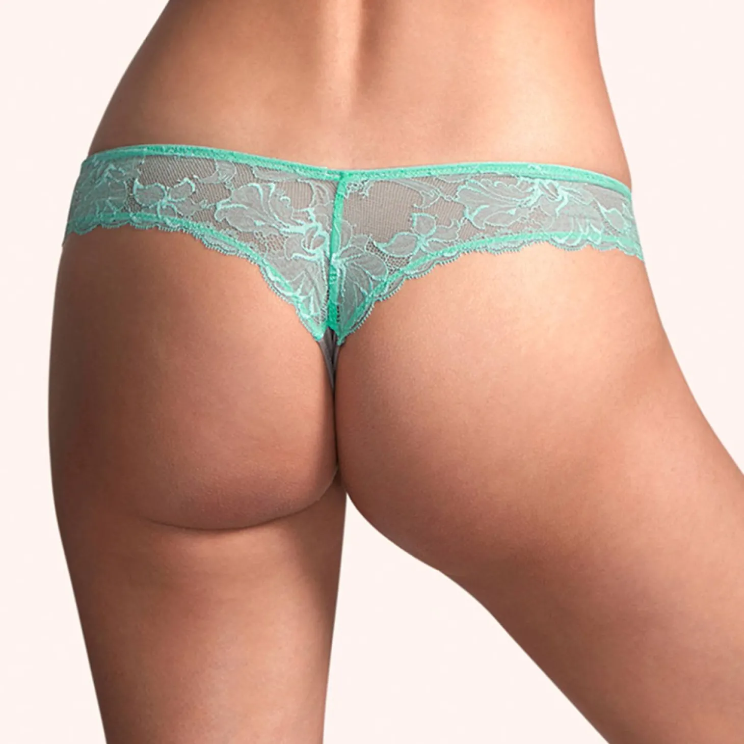 String En Dentelle