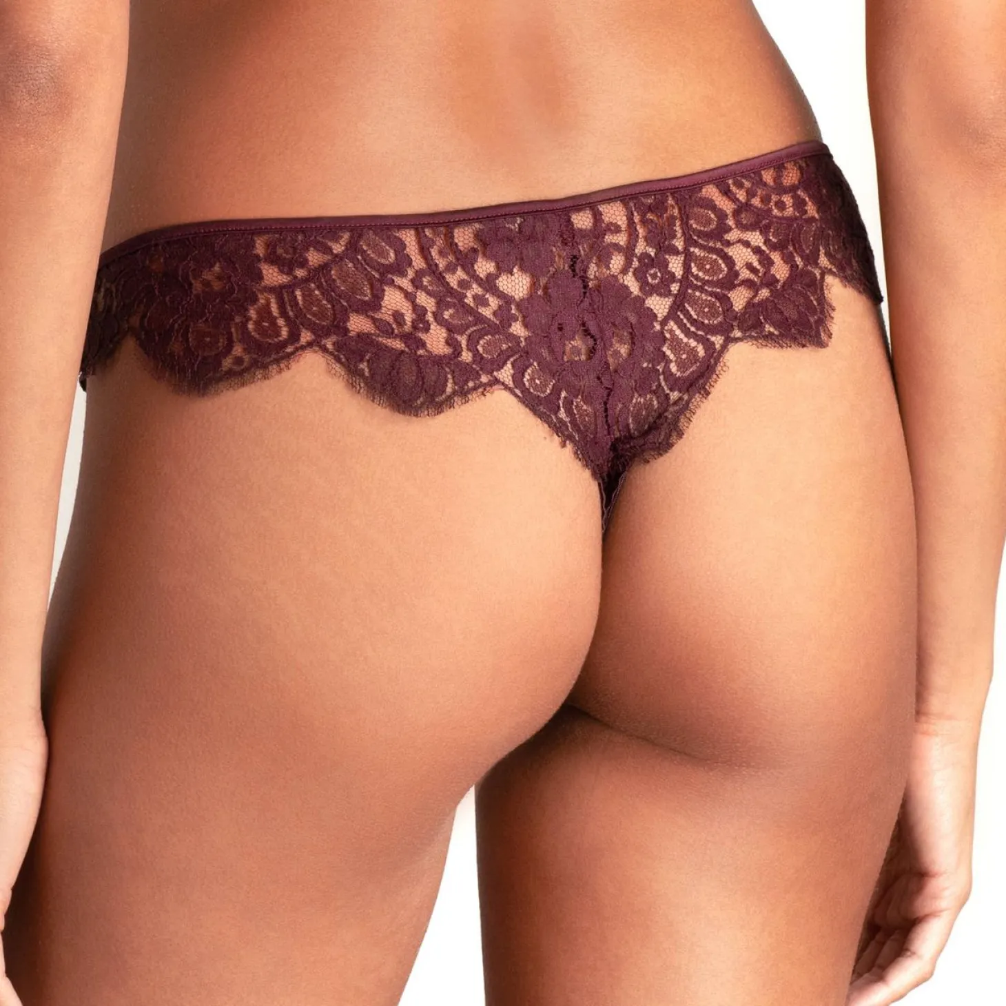 String En Dentelle