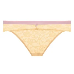 String En Dentelle