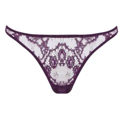 String En Dentelle