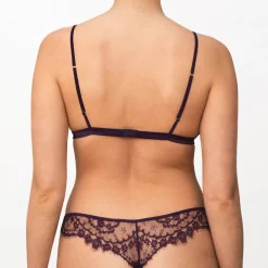 String En Dentelle