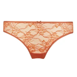 String En Dentelle