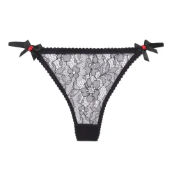 String En Dentelle