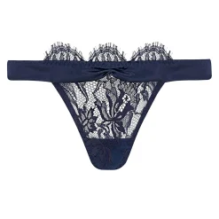 String En Dentelle