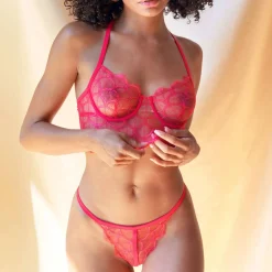 String Ouvert En Dentelle
