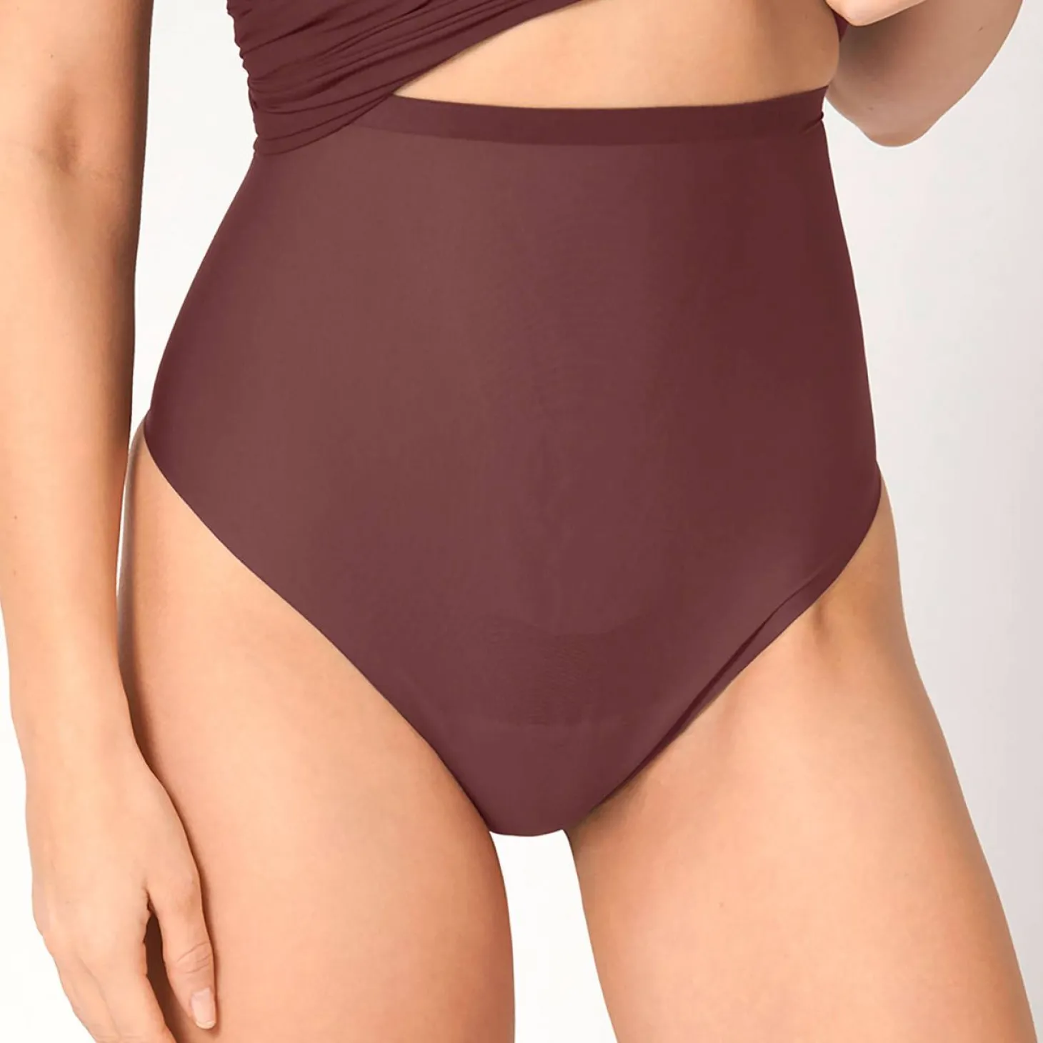String Taille Haute Sculptant